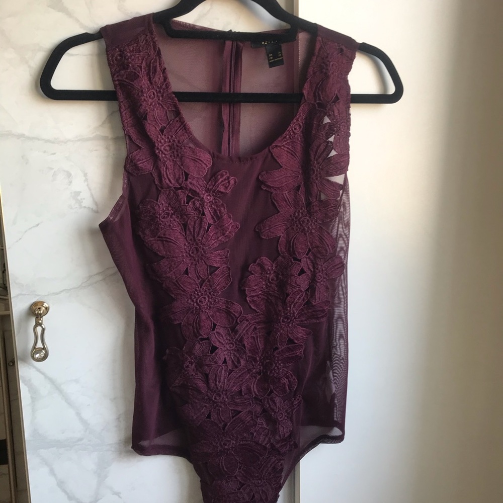 Beautiful top - Picture 7 of 11